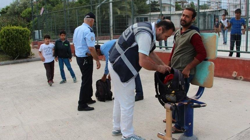 Kumluca&rsquo;da &lsquo;narko-sokak&rsquo; Operasyonu