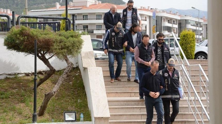 Fet&ouml;&rsquo;n&uuml;n Mahrem İmamları Tutuklandı