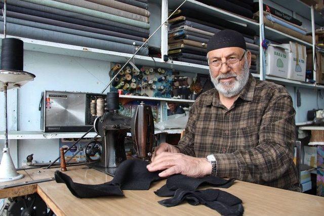 55 Yıldır Şapka Dikiyor 3