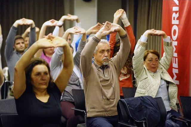 Stress İle Mücadele İçin Her Hafta Kalp Yogası Yapılacak