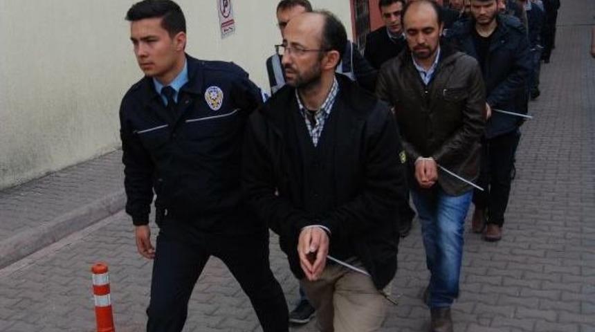 Fet&ouml;'n&uuml;n 26 Mahrem Imamı Tutuklandı