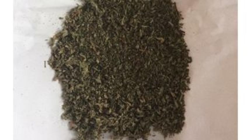 Jandarmanın Ş&uuml;phelendiği Ara&ccedil;tan Uyuşturucu &Ccedil;ıktı