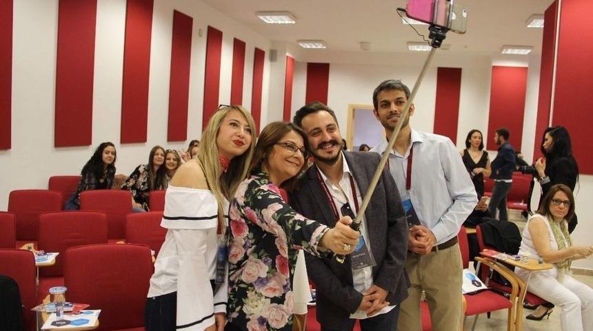 Y&ouml;netici Asistanları Birikimlerini &Ouml;ğrencilerle Paylaştı