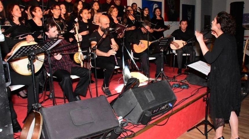 Alternatif Sahne&rsquo;de T&uuml;rk Halk M&uuml;ziği Gecesi