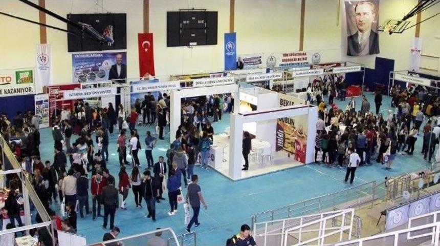 &Ouml;ğrenciler &Uuml;niversiteleri Tanıdı