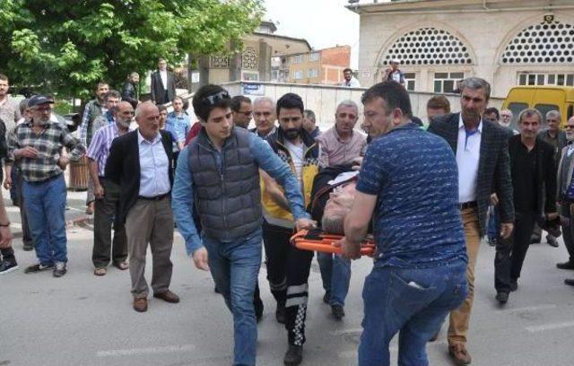 Otomobiliyle &Ccedil;arptığı Adamın Başından Ayrılmadı &nbsp;&nbsp; 3