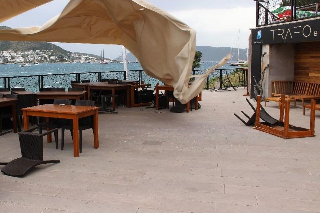 Bodrum&rsquo;da Fırtına Hayatı Olumsuz Etkiledi