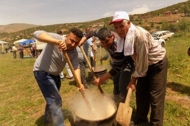 30 Yıldır Baharın Coşkusu İmece Usulüyle Yaşanıyor