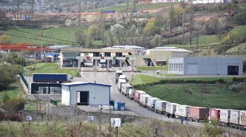 T&uuml;rkg&ouml;z&uuml; Sınır Kapısı'nda Radyasyon Paniği