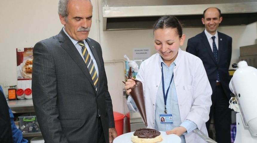 Busmek Vasıflı İş G&uuml;c&uuml; Yetiştiriyor