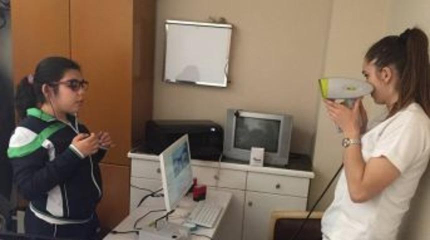 &lsquo;g&ouml;zler G&uuml;ls&uuml;n&rsquo; Diye El Ele Verdiler