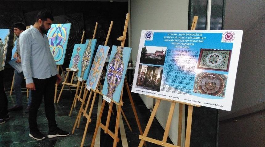 Pembe K&ouml;şk&rsquo;&uuml;n Replikaları Tuvallere Aktarıldı