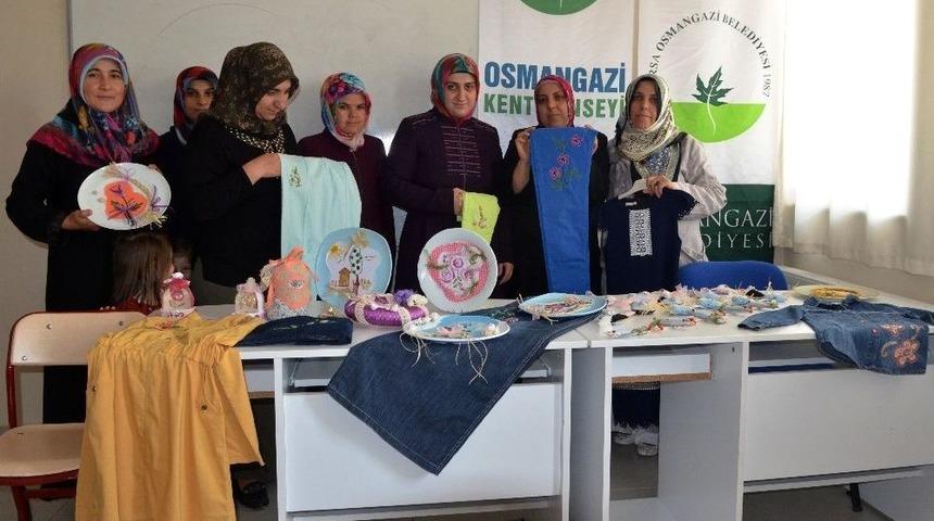 Atıkları Sanat Eserine D&ouml;n&uuml;şt&uuml;r&uuml;yorlar