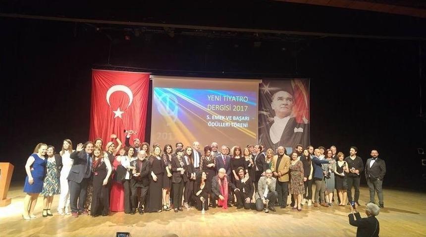 Nil&uuml;fer Belediyesi &ldquo;tiyatro&rdquo;ya Emek &Ouml;d&uuml;l&uuml;