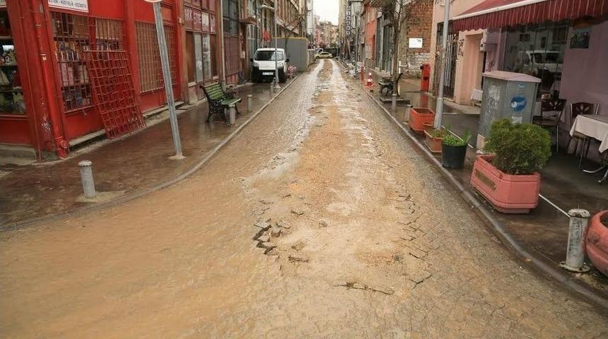 Yapımı Tamamlanan Yolların Yeniden Kazılmasına Tepki