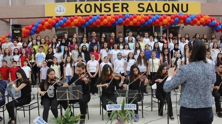 20 Farklı Okuldan Dev Orkestra