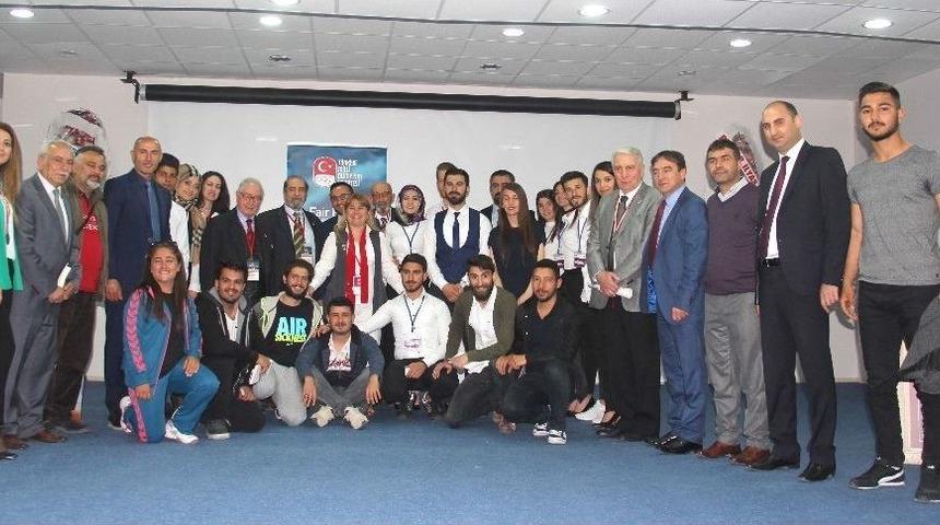 Tmok &Uuml;niversiteler Fair Play Kervanı Bahar D&ouml;nemi 37. Ve Son Paneli Van Y&uuml;z&uuml;nc&uuml; Yıl &Uuml;niversitesi&rsquo;nde