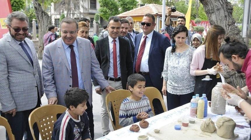 Sel&ccedil;uk&rsquo;un &ldquo;sokakta Sanat G&uuml;nleri