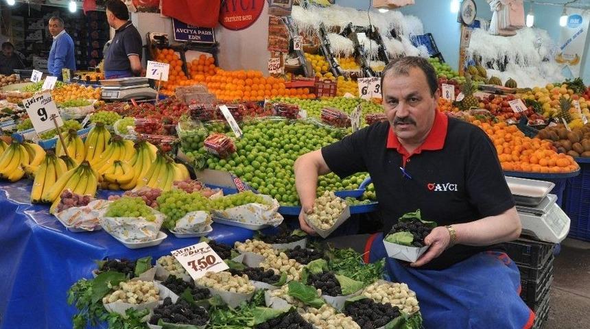 Yaz Meyveleri İle Tezgahlar Rengarenk