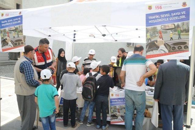 Cizre’de Sevgi Sokağında Trafik Bilgilendirme Standı Açıldı