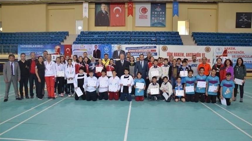 Bilecik&rsquo;in Ev Sahipliği Yaptığı Badminton Yıldızlar Grup M&uuml;sabakaları Sona Erdi