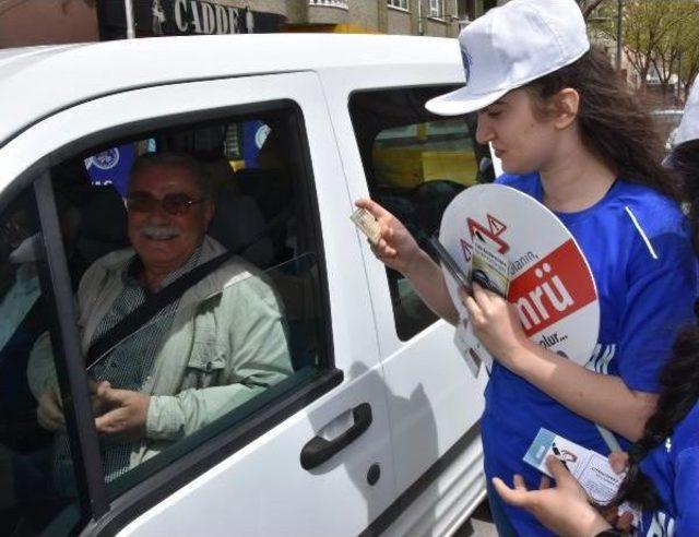 Üniversite Öğrencilerinden Trafik Uygulaması