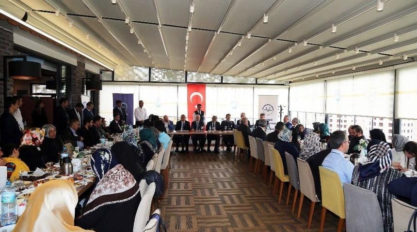 Şehit Yakınları Umreye Gidiyor