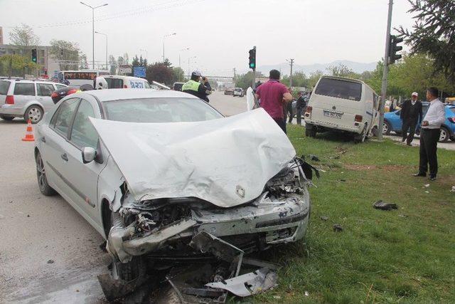 Bolu’da Trafik Kazası: 4 Yaralı