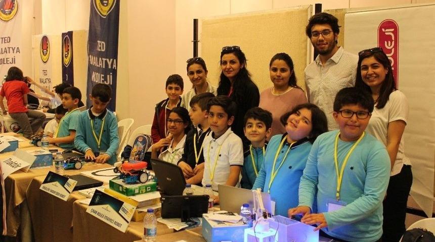 &Ccedil;ınar Koleji &Ouml;ğrencisi Kemal Şahin Robot Yarışmasında Birinci Oldu