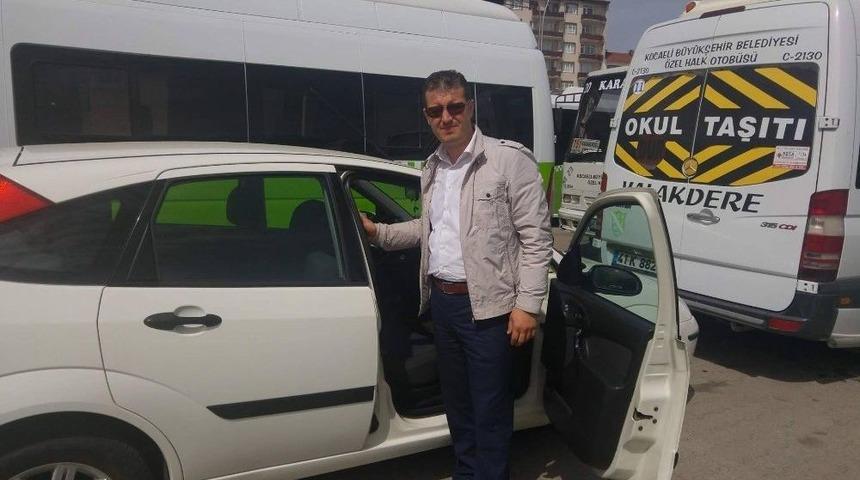 Otomobilin İ&ccedil;inde &Ccedil;ıkan Yılan Paniğe Neden Oldu