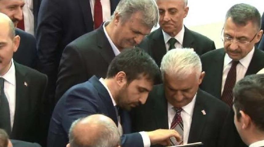 Başbakan Yıldırım Ilk Milli Helikopter "atak"ın Pilot Koltuğunda