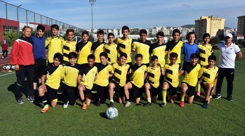 Aliağa Fk U14 Takımı T&uuml;rkiye Şampiyonasında