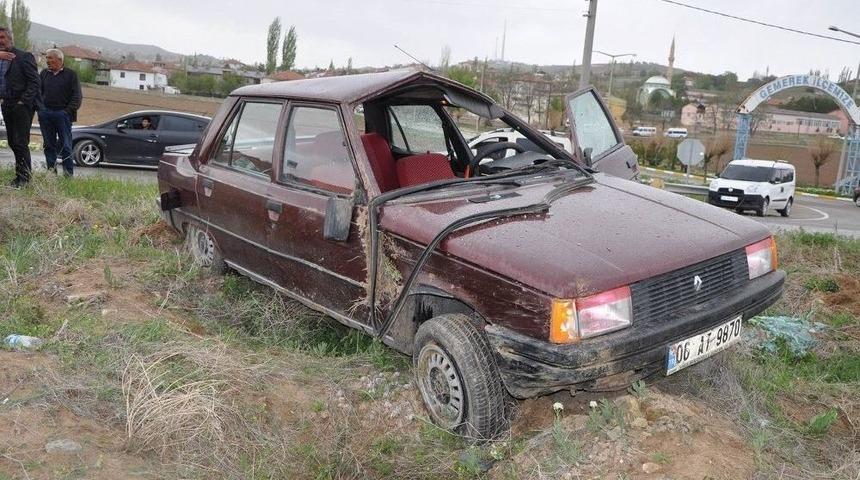 Sivas&rsquo;ta Trafik Kazası: 2 Yaralı