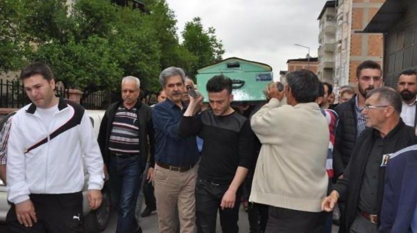 G&uuml;lcan Hemşire Son Yolculuğuna Uğurlandı