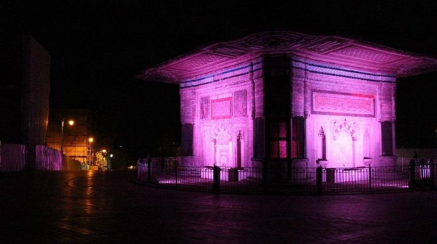 Erguvan, İstanbul&rsquo;da Tarihi Eserlere De Yansıdı