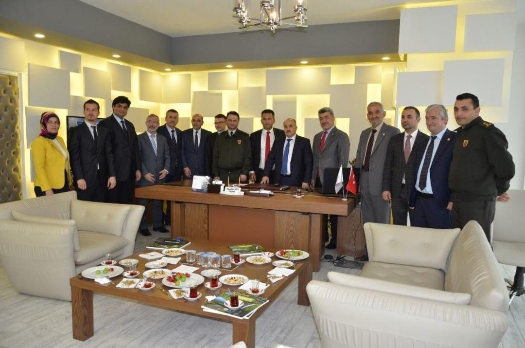 Vali Z&uuml;lkif Dağlı&rsquo;dan Başkan Yiğit&rsquo;e Ziyaret