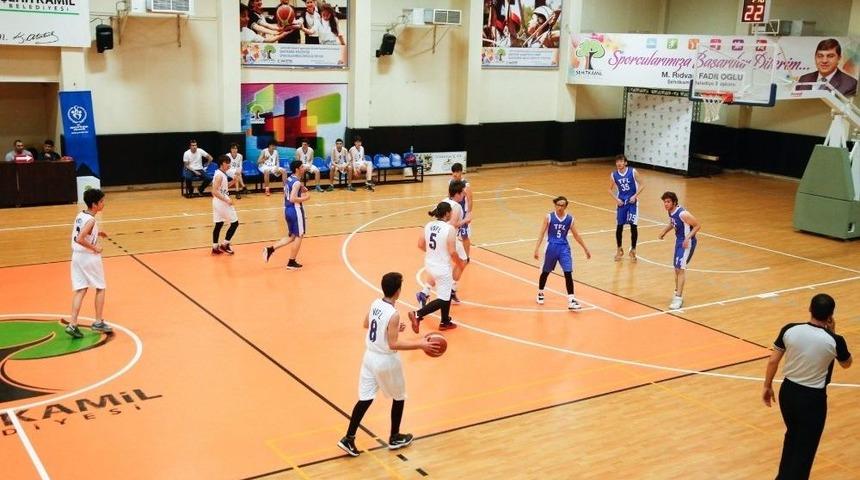 Gen&ccedil;lik Kupalarında Sahne Sırası Dev Adamlarda