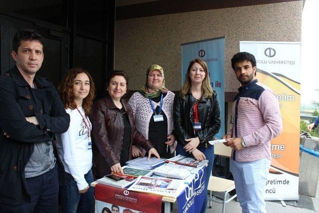 Anadolu Üniversitesi, Kocaeli Üniversitesinde Tanıtım Standı Açtı