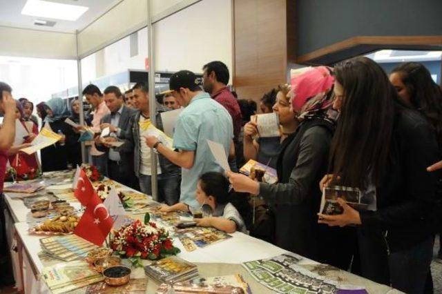 Gaziantep'te 'kitap Fuarı' Açıldı