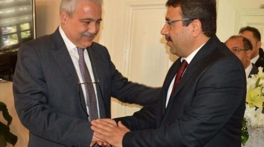 İzmir Ve Manisa'da 525 Taşınmaz Fet&ouml;'den Vakıflar'a Devredildi