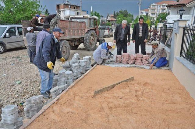G&ouml;lbaşı Belediyesinden &Ccedil;evre D&uuml;zenlemesi 1
