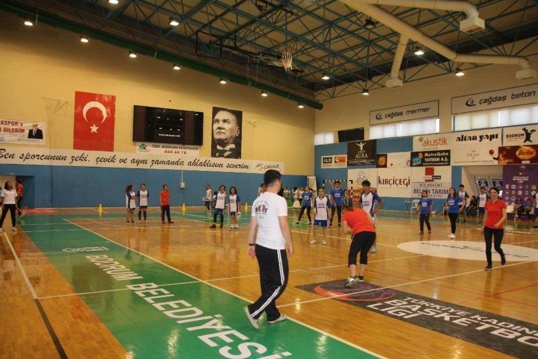 &Ccedil;ocuklar 80&rsquo;li Yılların Oyunları İle Buluştu