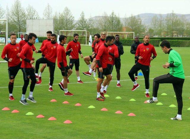 Kayserispor, Atiker Konyaspor Maçı Hazırlıklarına Devam Ediyor