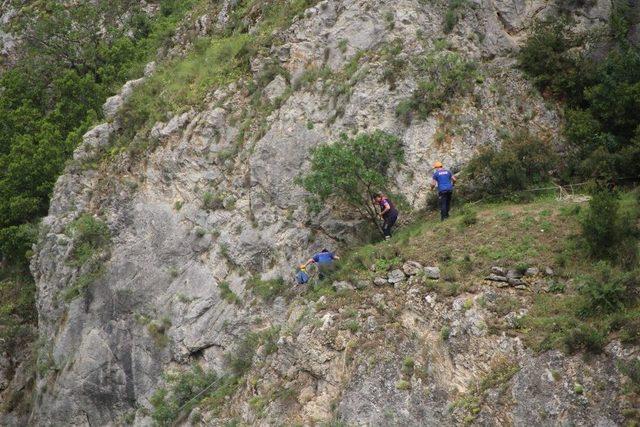 Macera Hastanede Ve Karakolda Bitti