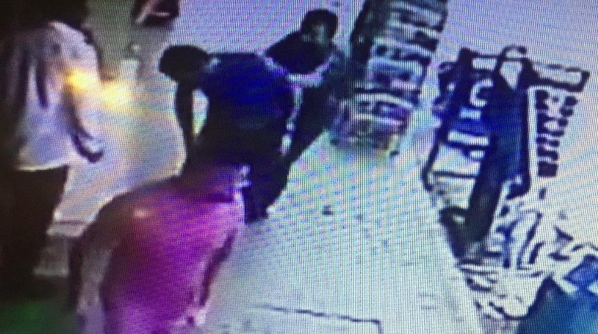 1 Kişinin &Ouml;ld&uuml;ğ&uuml; 3 Kişinin Yaralandığı Olay G&uuml;venlik Kamerasında