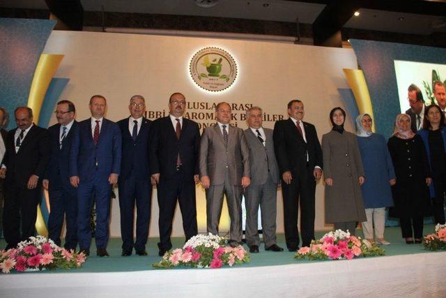 Konya&rsquo;da &ldquo;birinci Uluslararası Tıbbi Ve Aromatik Bitkiler Kongresi&rdquo; 3