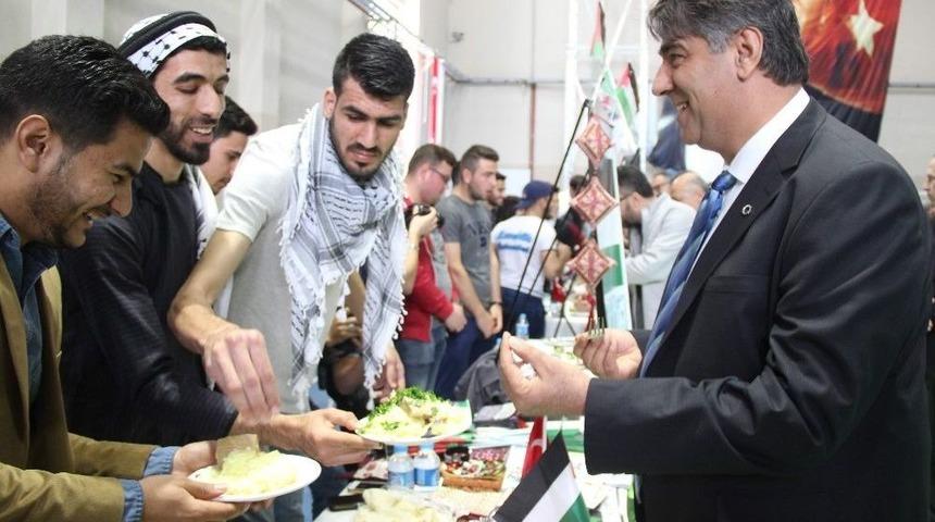 Kb&uuml;&rsquo;de 46 Farklı &Uuml;lkenin &Ouml;ğrencileri Kendi K&uuml;lt&uuml;rlerini Tanıttı