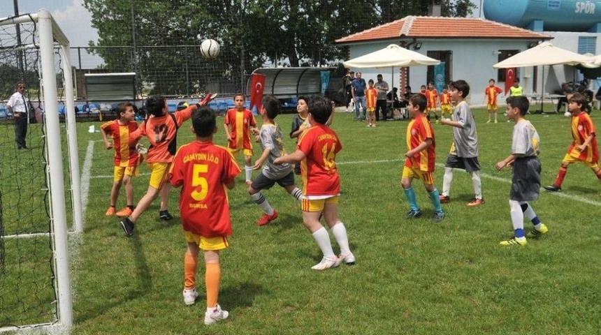 Nil&uuml;fer 16. Uluslararası Spor Şenlikleri&rsquo;nde Kupa Sevinci