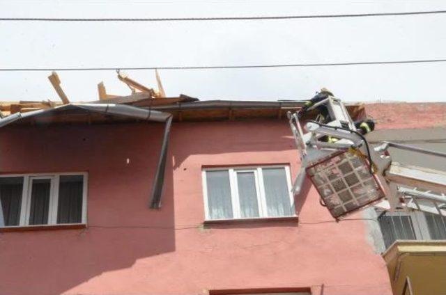 Denizli'de Rüzgar Etkili Oldu, Çatı Uçtu