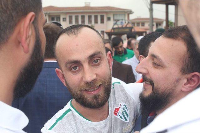 Bursasporlu Taraftarlar Umreye Uğurlandı 1